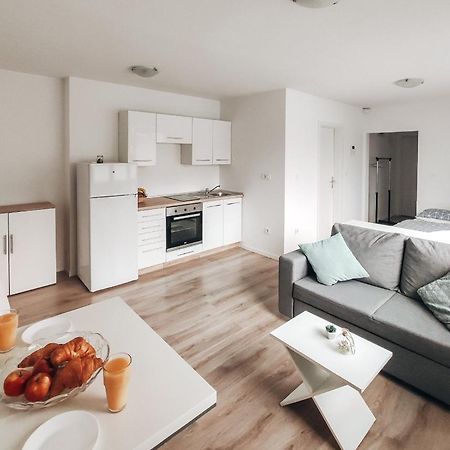 Studio Apartment Sanya #2 Любляна Екстер'єр фото